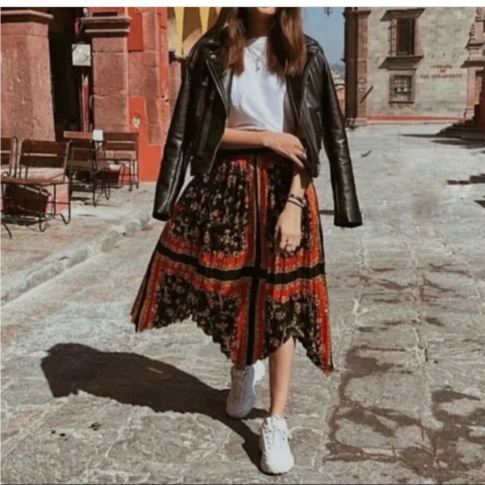 NWOT Zara Scarf Print Pleated Asymmetric Midi Skirt